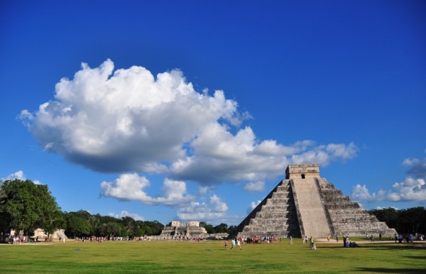 其中一天去了看知名的馬雅遺跡 - 金字塔《Chichén Itzá(奇琴伊薩)》 