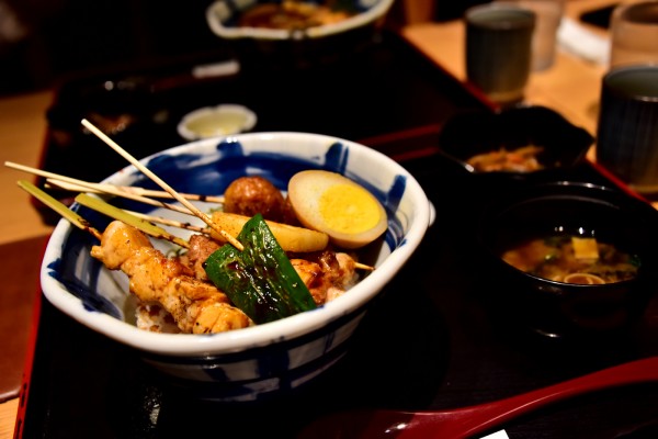 第二天出發到三重県伊勢志摩之前在名古屋吃了烤雞肉串飯