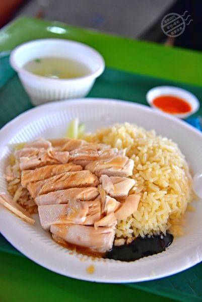 另外還吃了不少美食，當然有《海南雞飯》