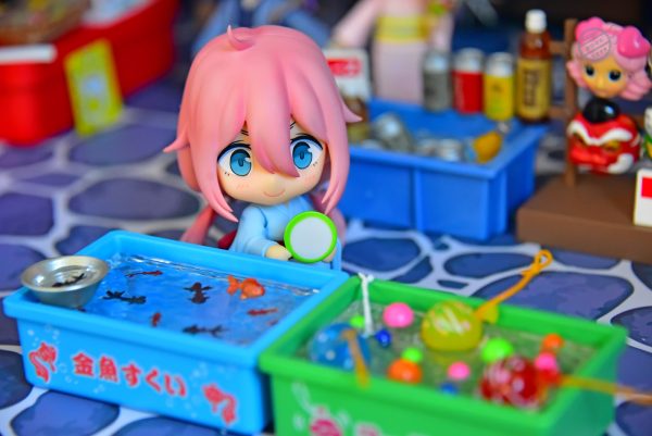 撈金魚和吊水球等遊戲亦是經典