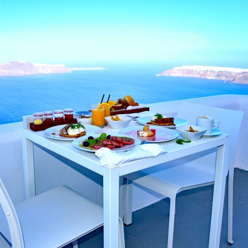 【希臘 聖托里尼】《Grace Santorini》- In-Room Breakfast 海景早餐